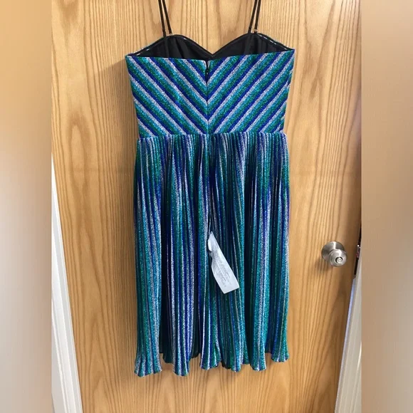 Dress the population Rosalie Metallic Stripe Strapless Cocktail Dress - Picture 8 of 16